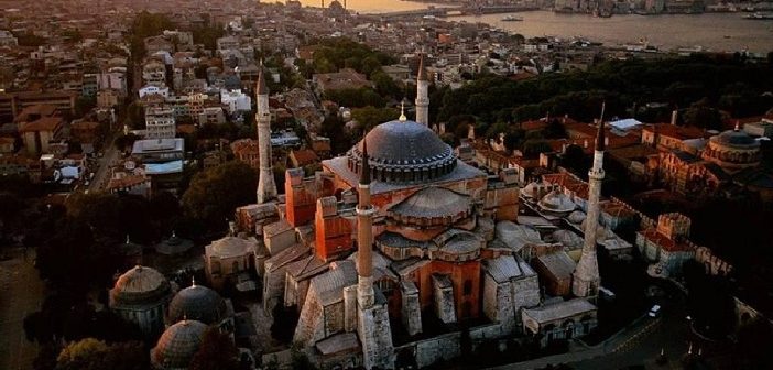 Ayasofya'da Fetih Namazı! Seccadeni Al Gel