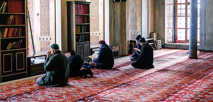 A'râf Suresi 196. Ayet Meali, Arapça Yazılışı, Anlamı ve Tefsiri